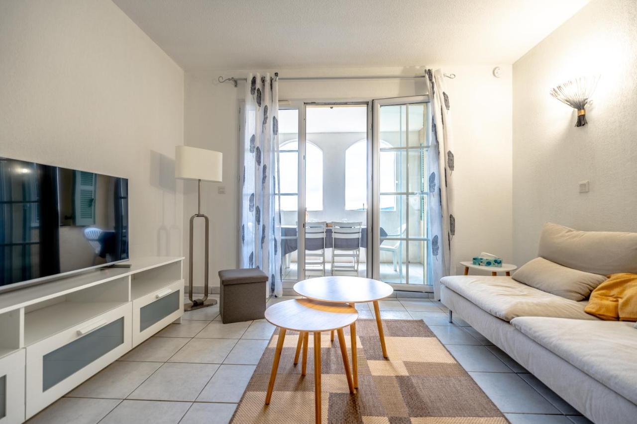 Superbe Appartement Avec Piscine Le Plan-de-la-Tour Exteriör bild